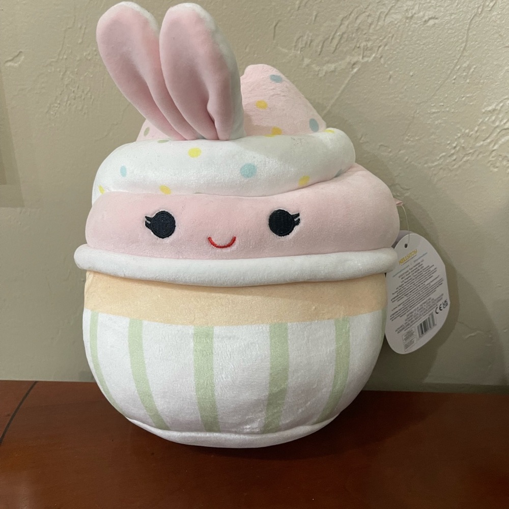 Squishmallow Ileana 8 inch NWT